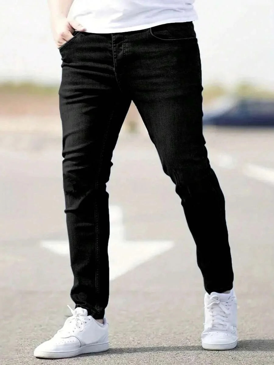 The best-selling black skinny jeans for men, with an American style design, are suitable for wearing all year round