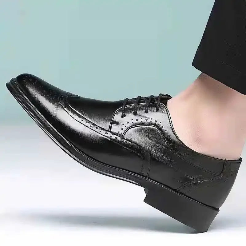 Men Leather Shoes British Style Classic Business Formal Shoes Plus Size 47 Hollow Brogue Dress Shoes Zapatos Hombre Men Oxfords