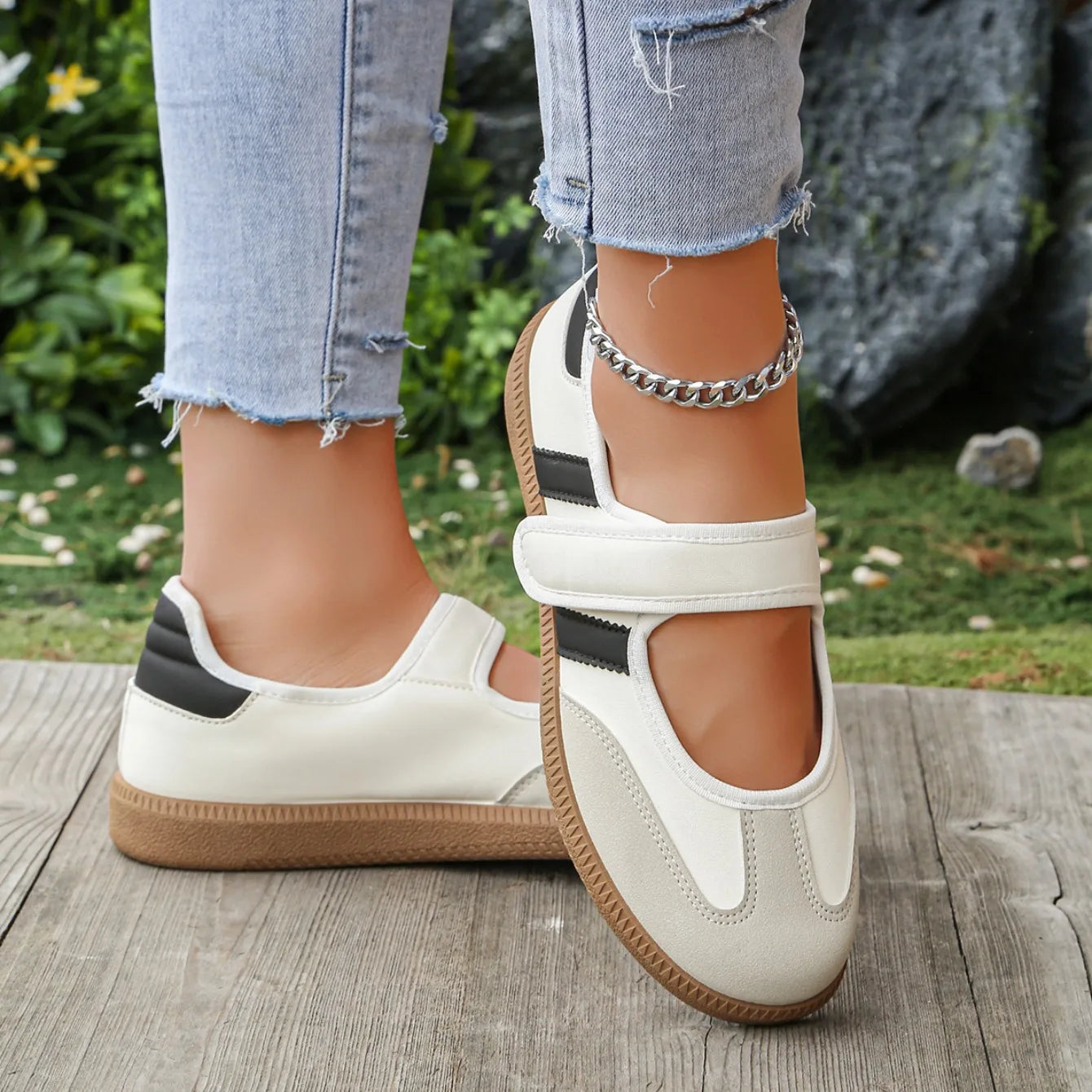 Women Sneakers 2026 New Striped Shallow Mouth Designer Shoes Spring Autumn Soft Soled Loafers Comfort Casual Female Sports Shoes