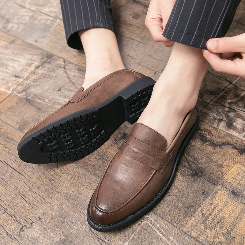 New soft leather breathable leather shoes men Europe station casual British style youth loafers with business bean shoes