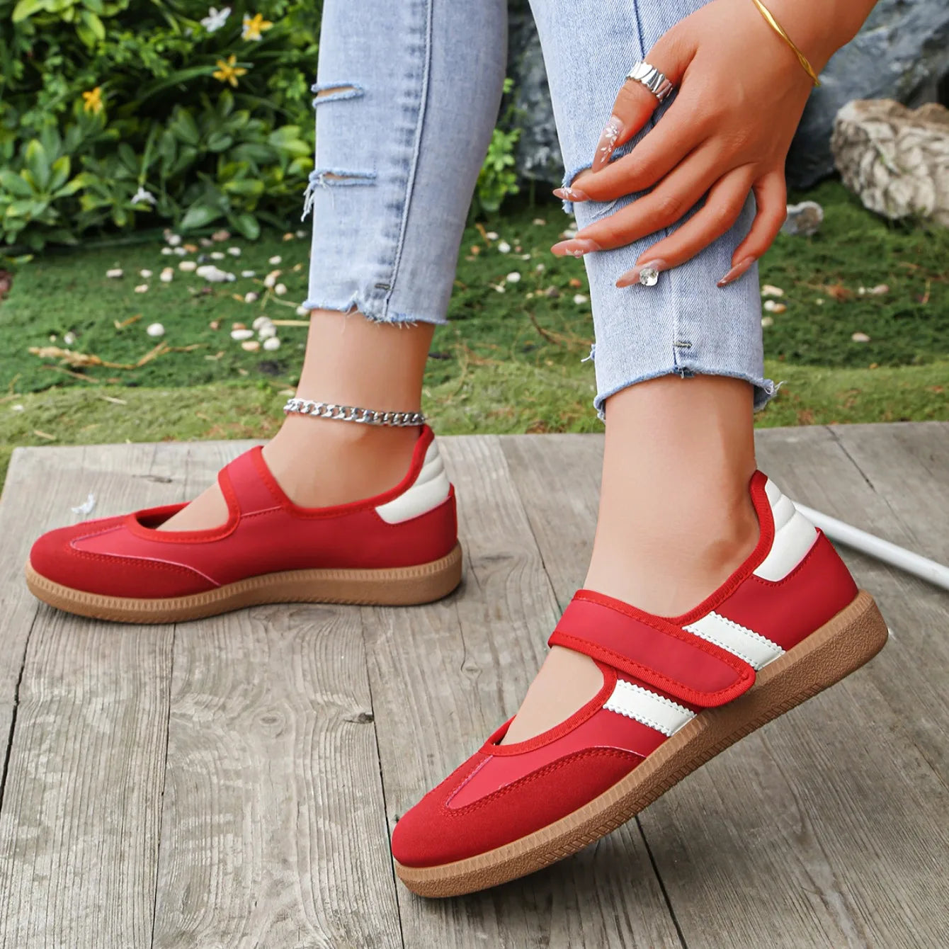 Women Sneakers 2026 New Striped Shallow Mouth Designer Shoes Spring Autumn Soft Soled Loafers Comfort Casual Female Sports Shoes