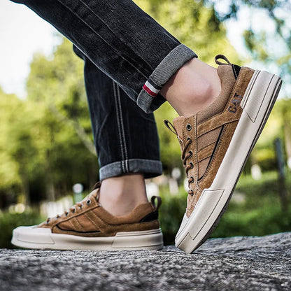 New Arrived Men Board Shoes All Season Anti Slip Wear-resistant Outdoor Off-road Hiking Shoes Luxury Classic Retro Men Sneakers